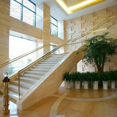 Weihai Long Yue International Hotel Экстерьер фото